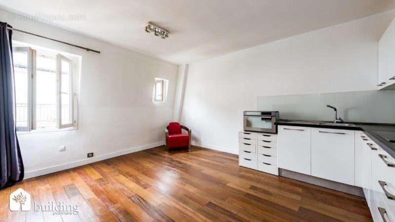 Arc de Triomphe Paris 17ème - Duplex 3 pièces 77,83 m² - photo 4