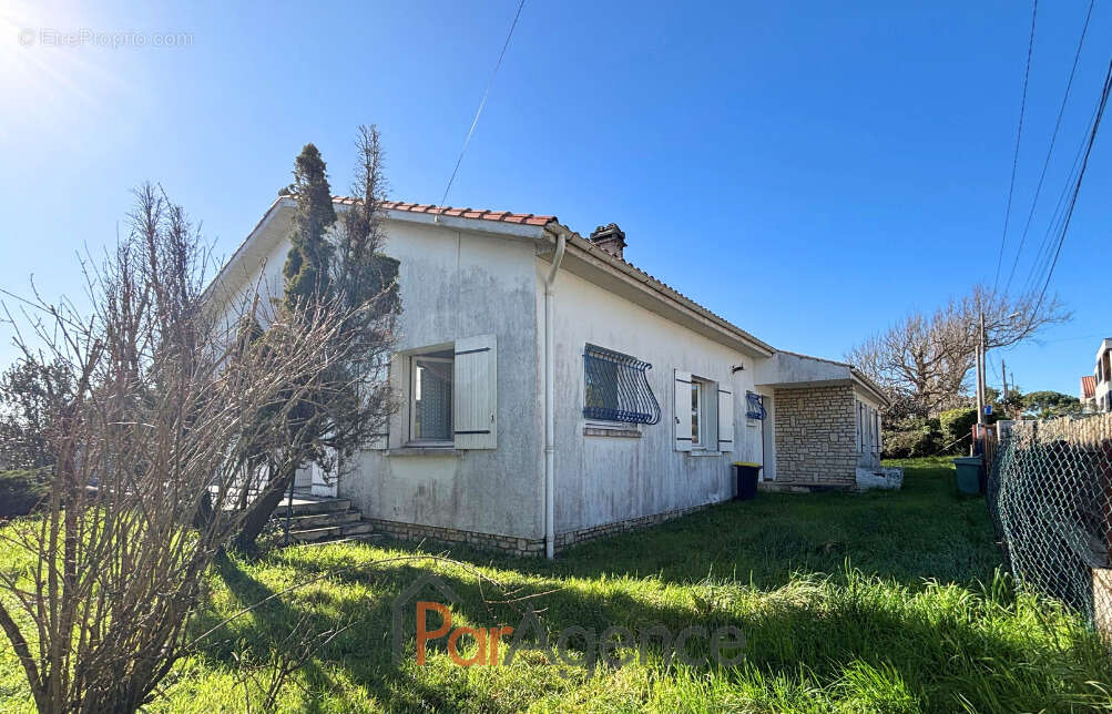 Maison à VAUX-SUR-MER