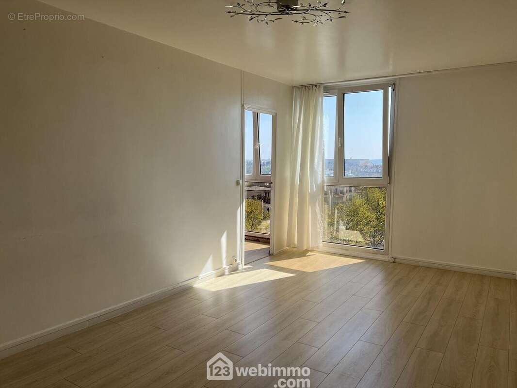 Appartement à THIAIS