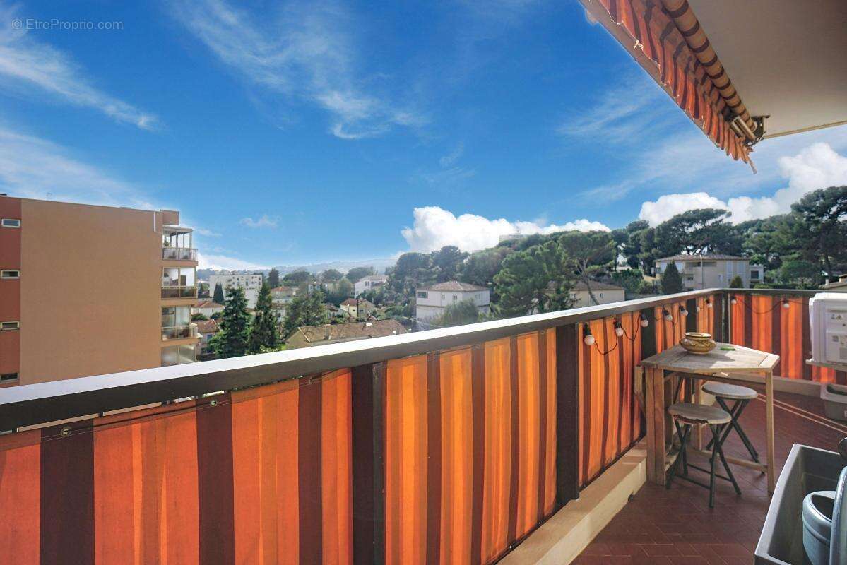 Appartement à LE CANNET