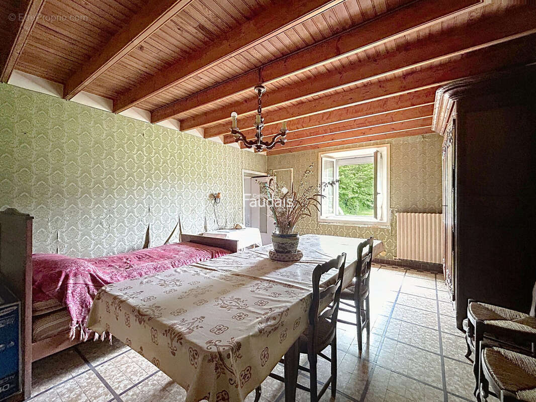 Maison 102 m² à La Ronde-Haye  - photo 5
