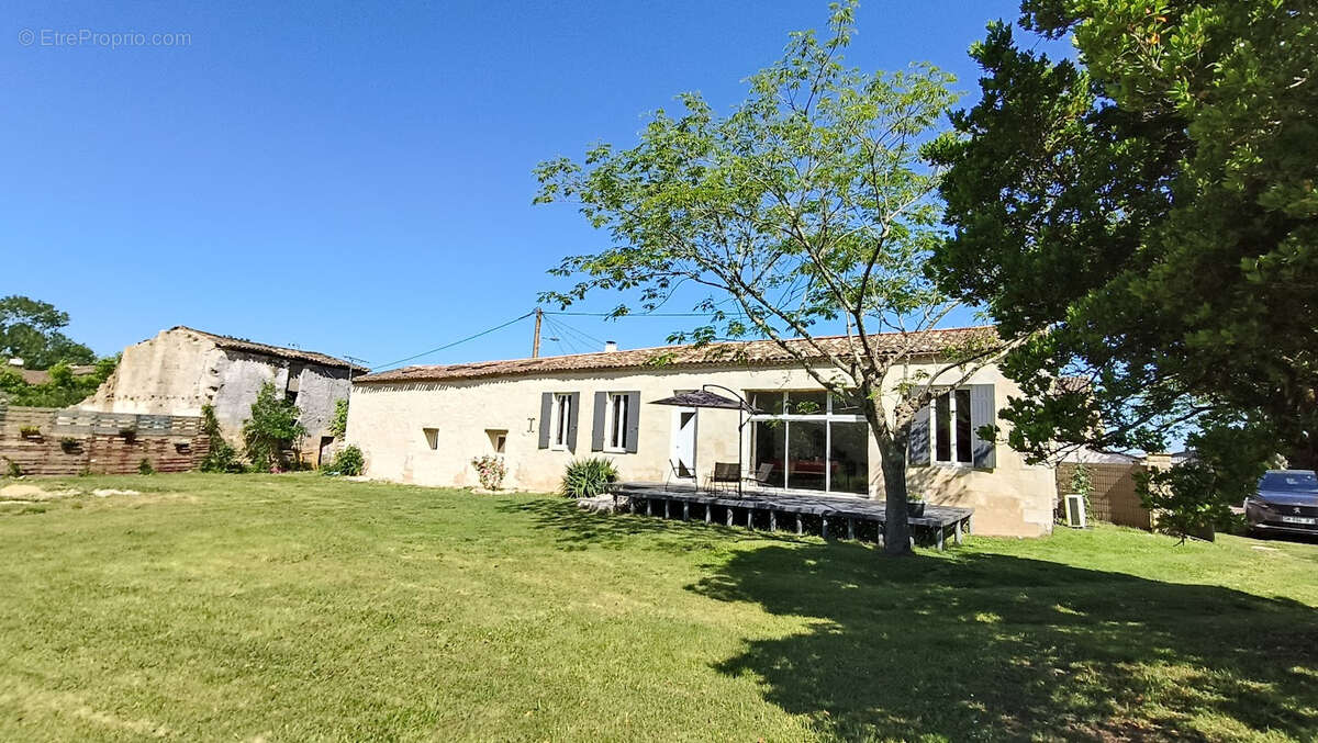 Maison Familiale de Charme en Pierre + T2 Indépendant   Terrain de 4 942 m2 - photo 4