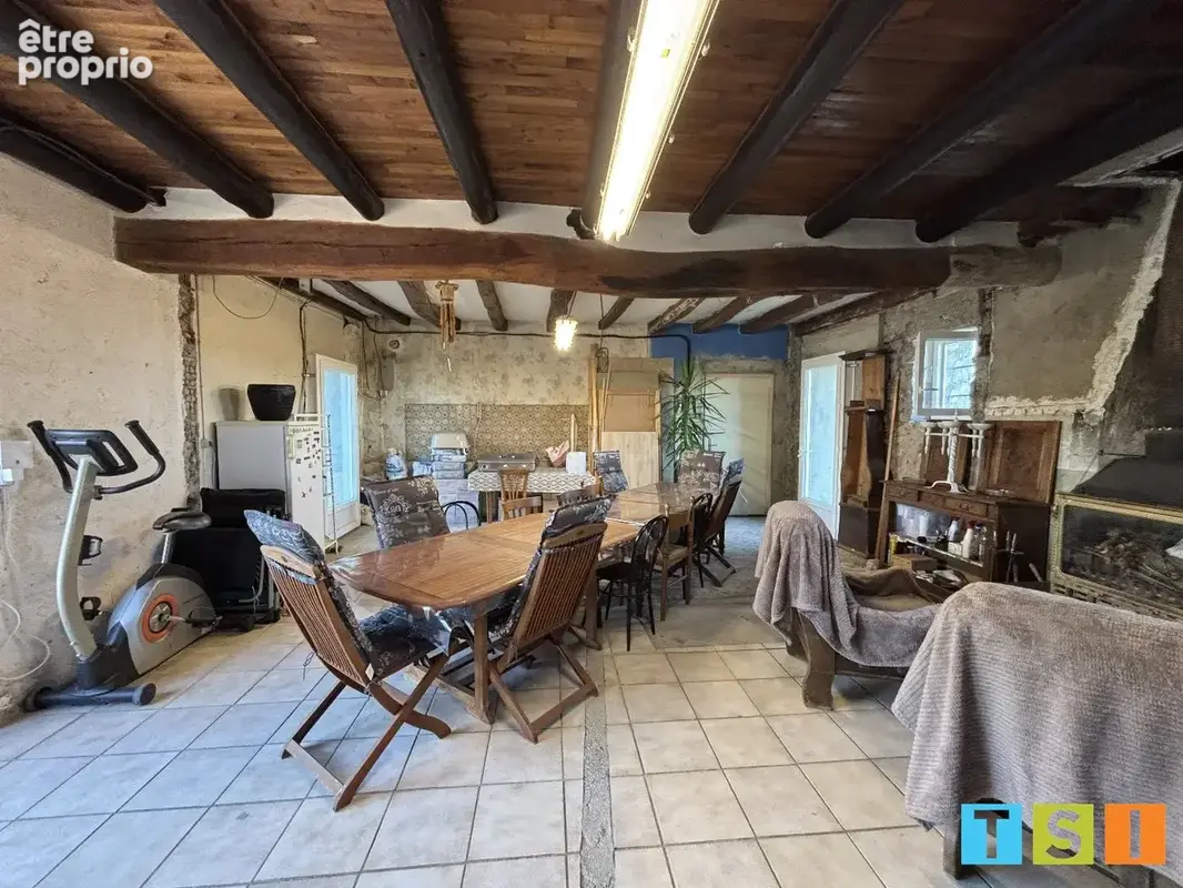 Ancien corps de ferme rénové avec deux habitations et fort potentiel - photo 7