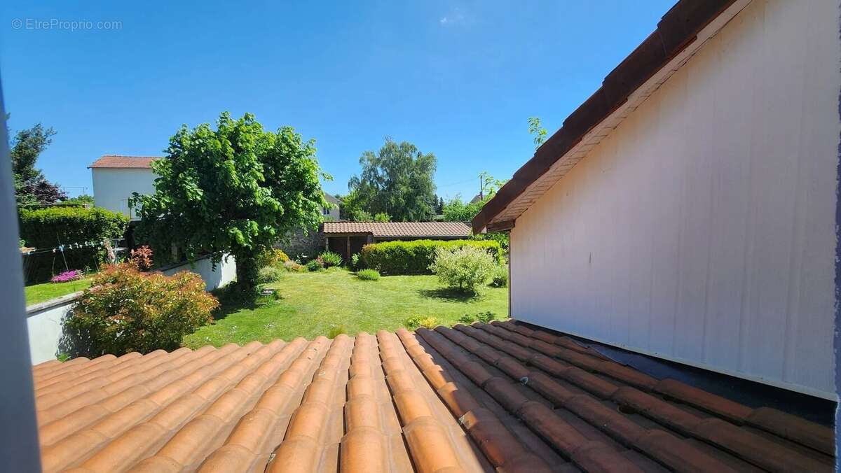 Maison à SAINT-JUNIEN