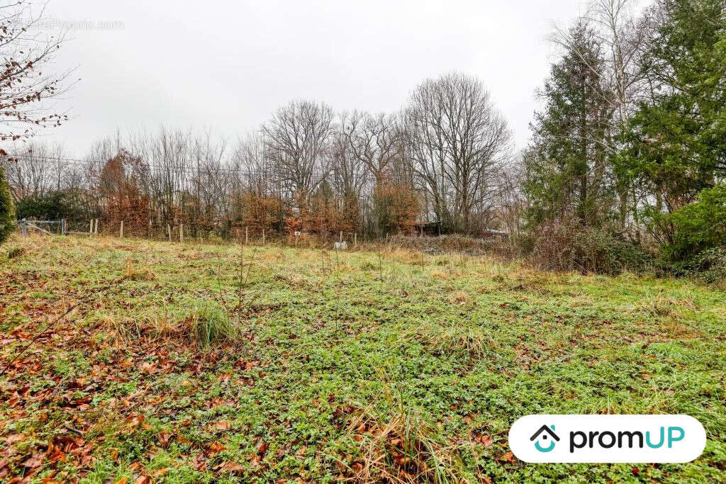 Terrain à PEYRILHAC