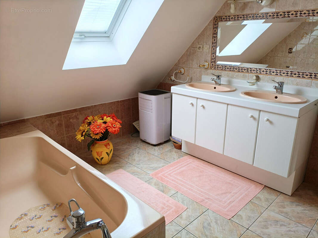 Maison à GRISY-SUISNES