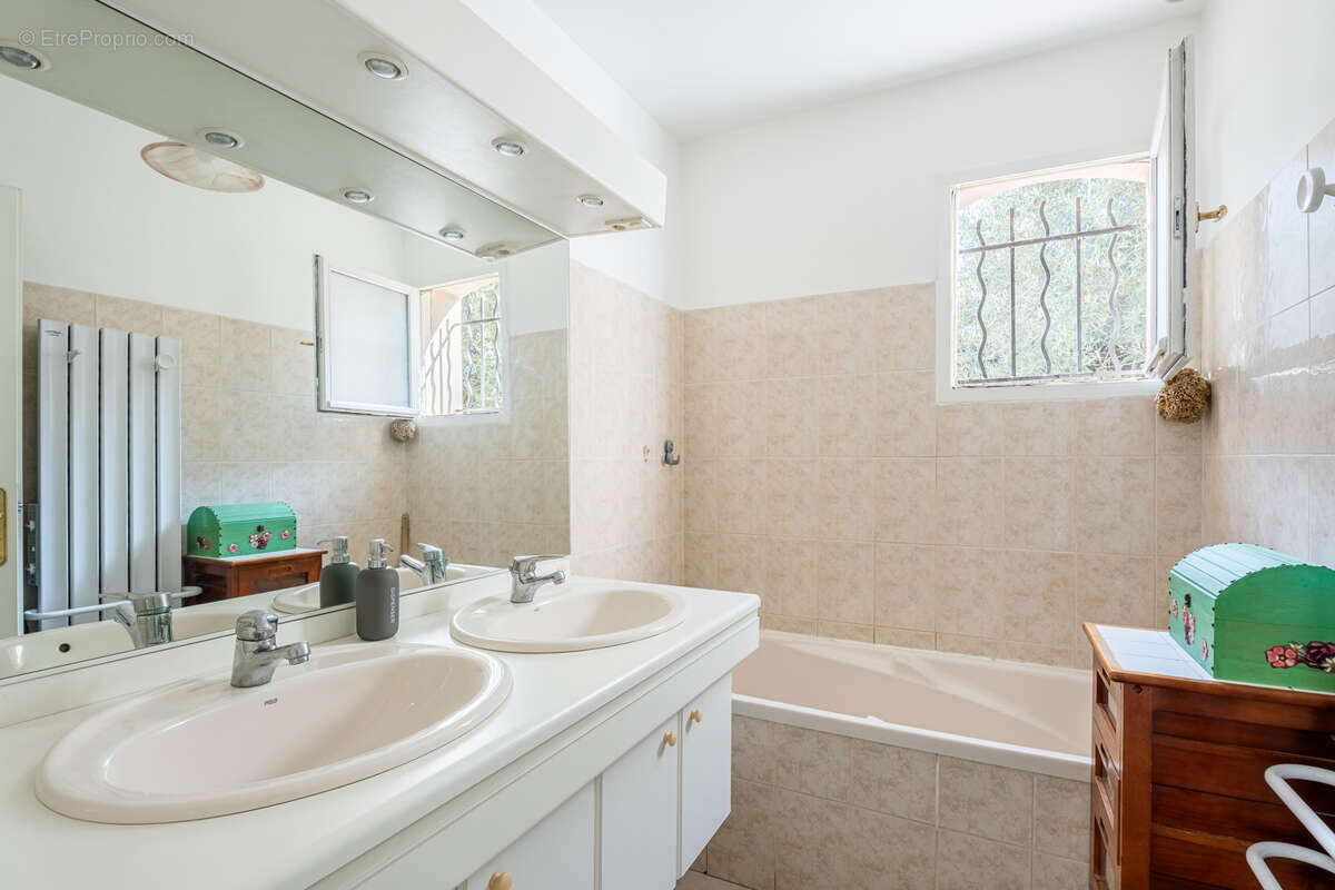 Maison à LA DESTROUSSE