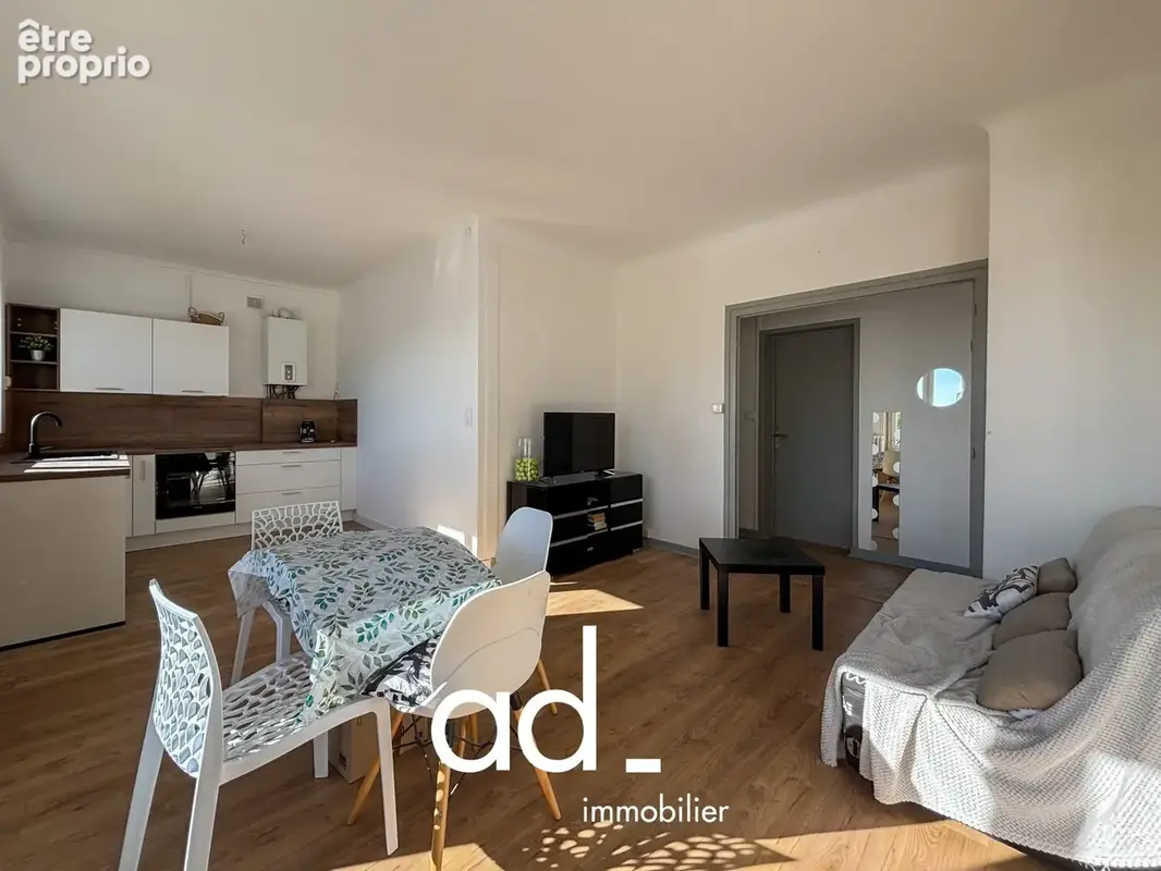 Appartement 4 pièces 82 m² à vendre à La Rochelle (17000) - photo 2