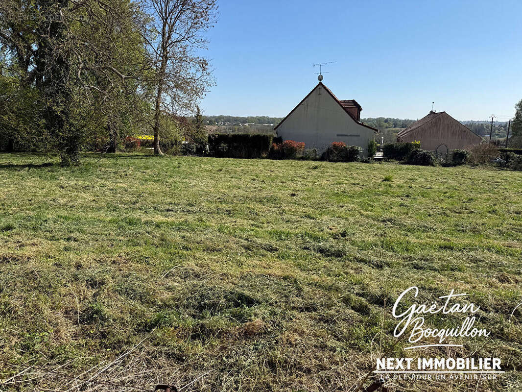 Terrain à QUINCY-VOISINS