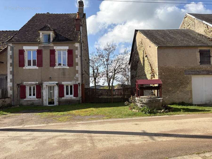 Maison à TANNAY