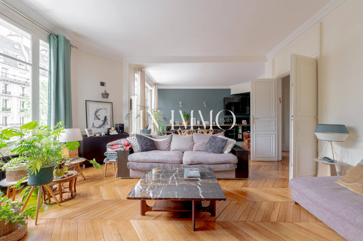 Appartement à PARIS-17E