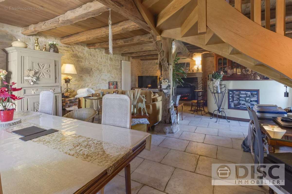 Maison à SAINT-MICHEL-DE-VAX