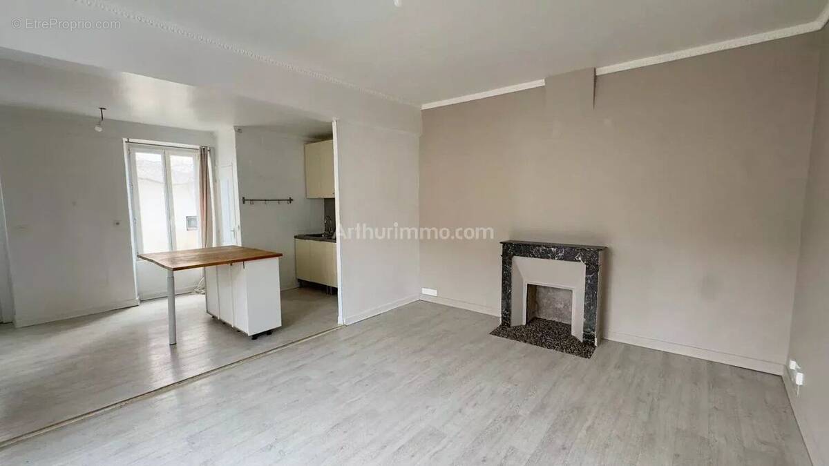 Maison à SAINT-FARGEAU-PONTHIERRY