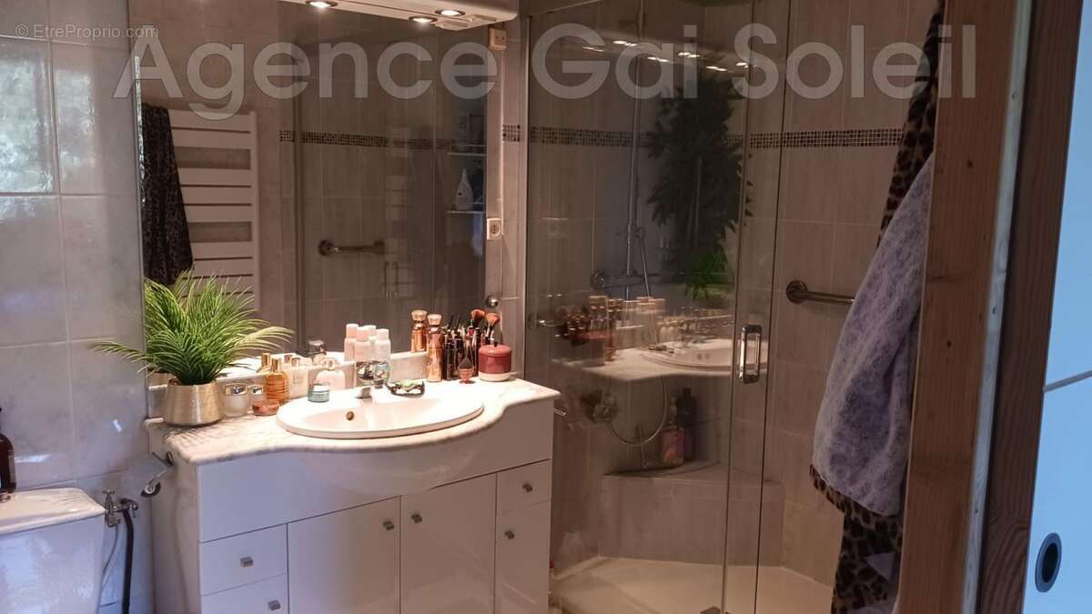 Maison à NISSAN-LEZ-ENSERUNE