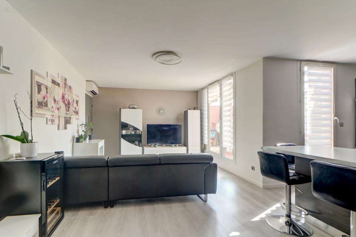 Appartement 92 m² à Carros  - photo 3