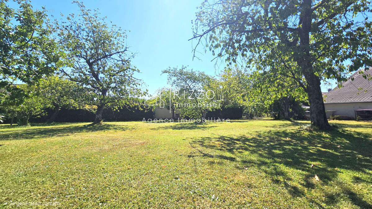 952m2 de terrain à bâtir pour 1 ou 2 maisons - photo 5