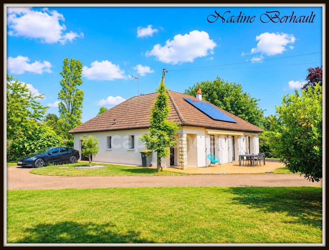 Maison à vendre 4 pièces LORRIS (45), réno 2023, piscine, séjour cheminée sur cuisine US, PAC, panneaux et prise voiture élec - photo 8