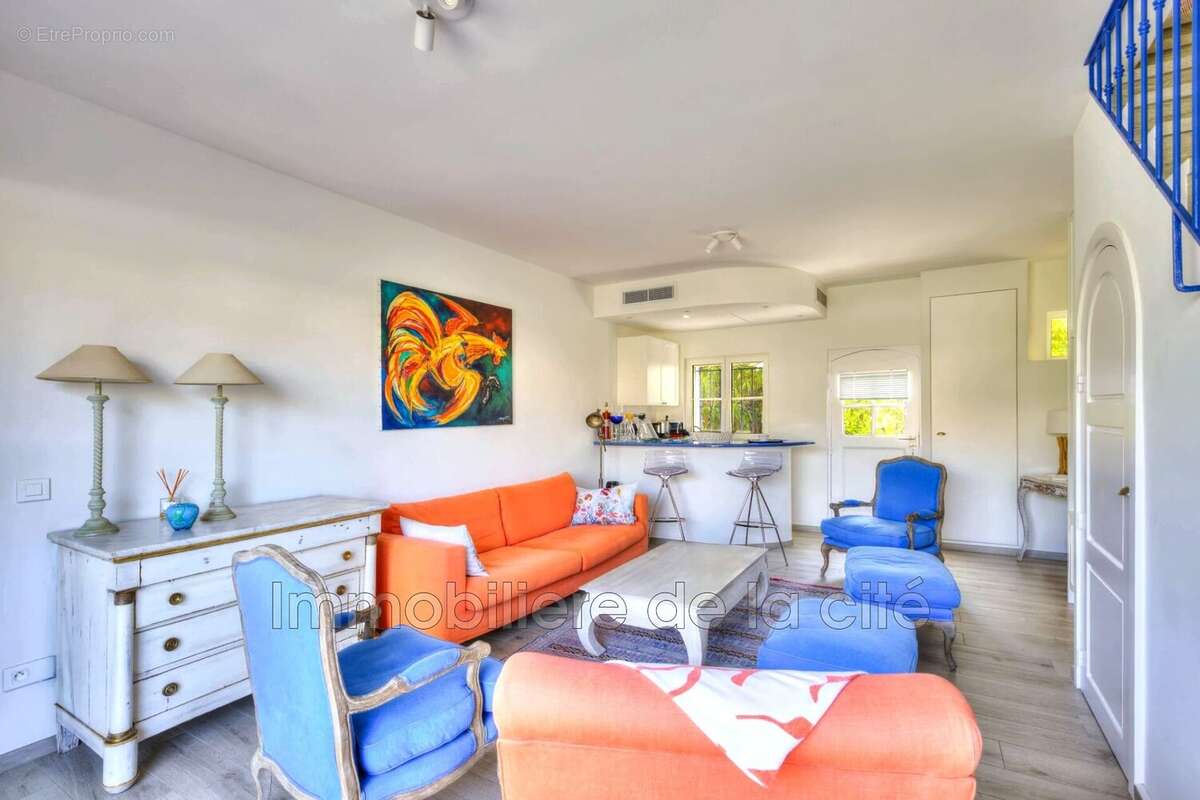 Maison 136 m² à Grimaud  - photo 6