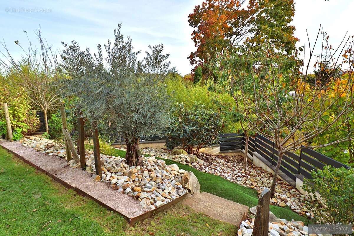 Maison à VERRIERES-LE-BUISSON