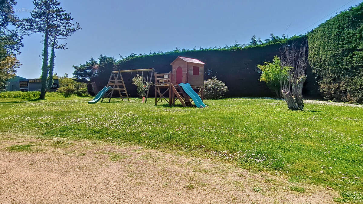 Maison à PLOUGRESCANT