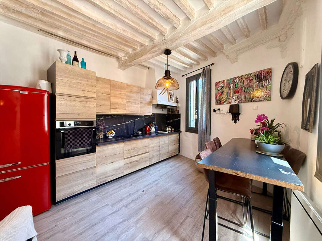 Maison de village R+3 avec dépendance - photo 3