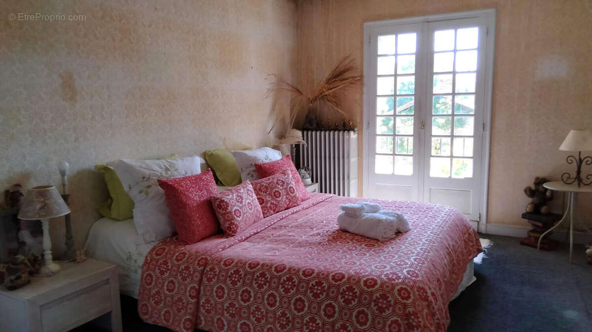 CHAMBRE - Maison à ANSAC-SUR-VIENNE