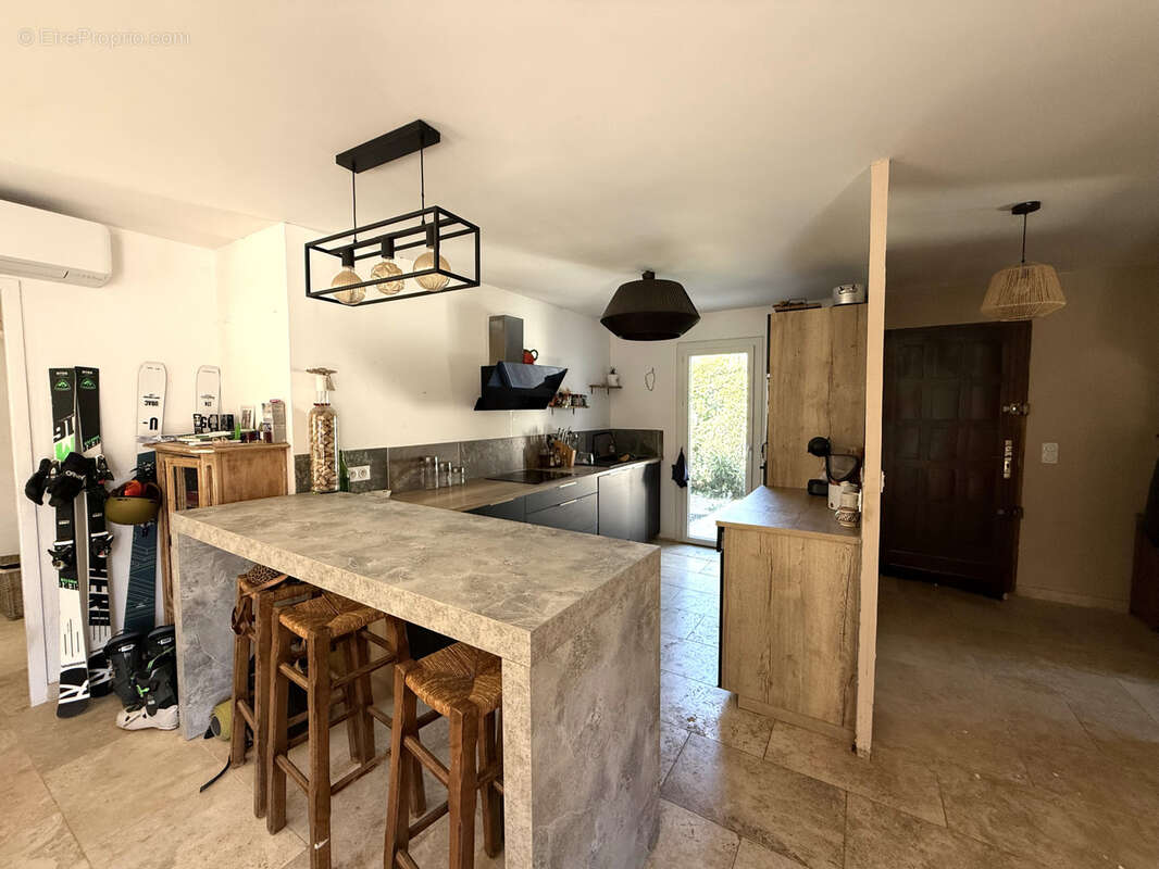 Maison à MEYRARGUES