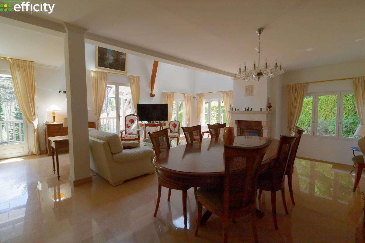 Maison à VELARS-SUR-OUCHE