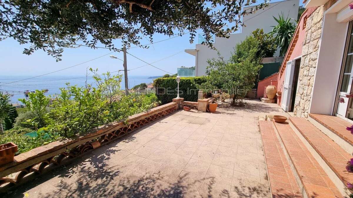 Villa vue mer a renover a cap d'ail - photo 2