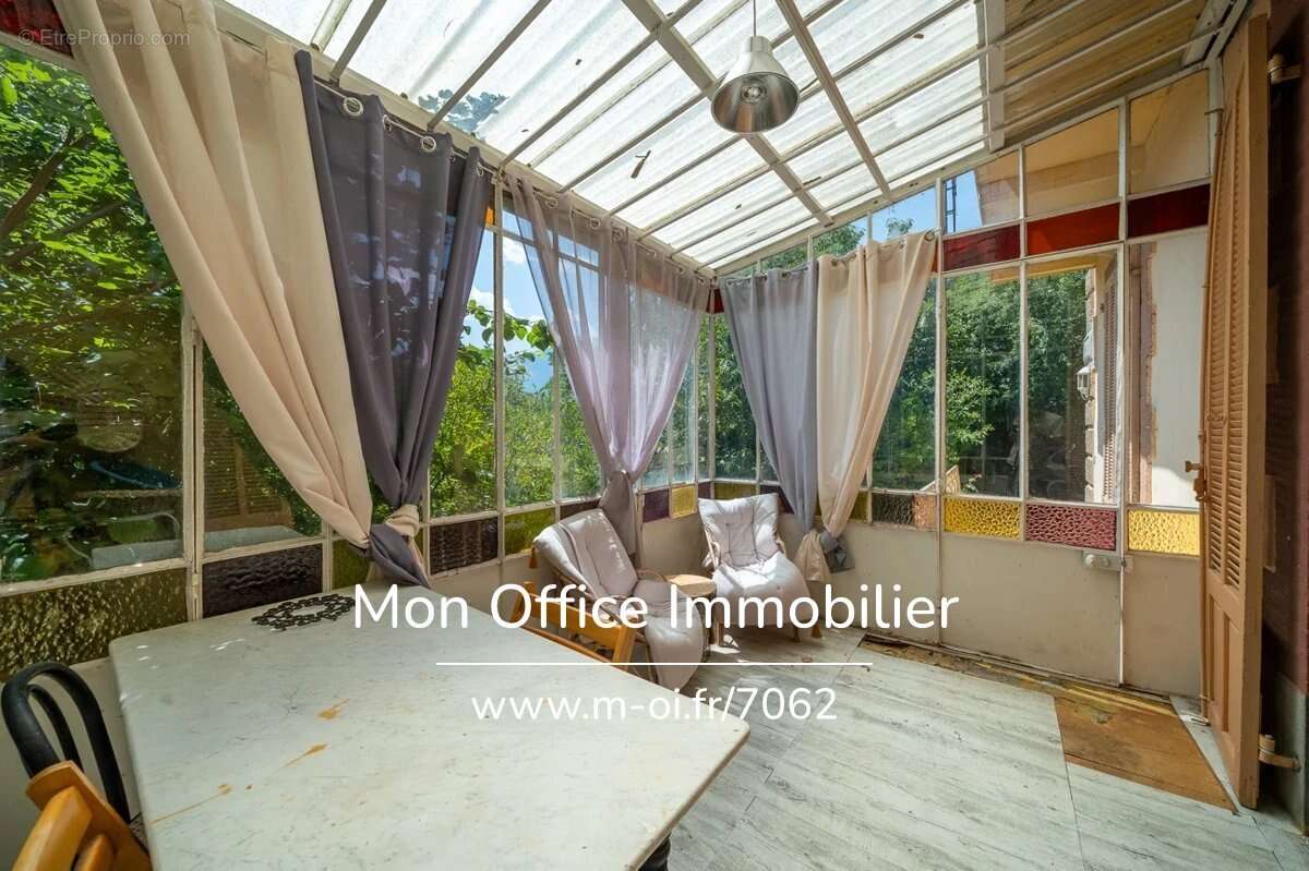 Référence : 7062-MTE - Maison bourgeoise de 1904 - centre ville - jardin de 1492 m2 - photo 6