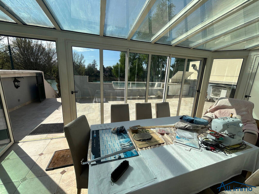 Commerce à SAINT-MAUR-DES-FOSSES