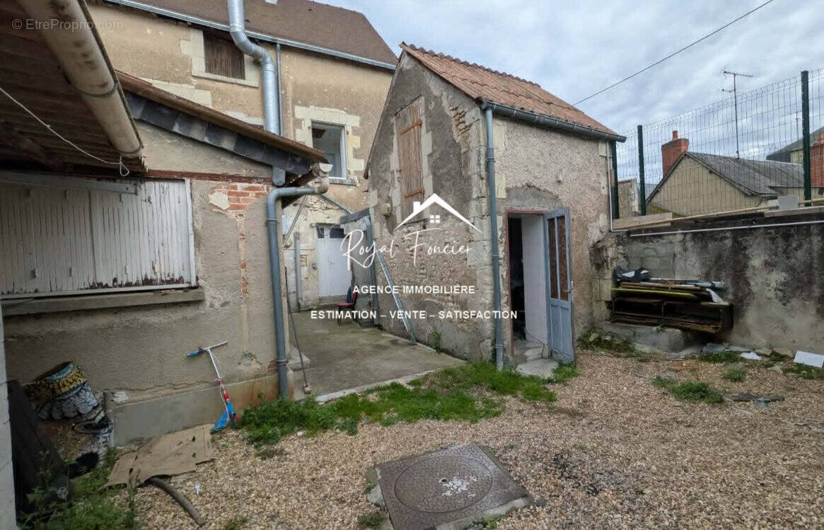 Immeuble  - Appartement à DANGE-SAINT-ROMAIN