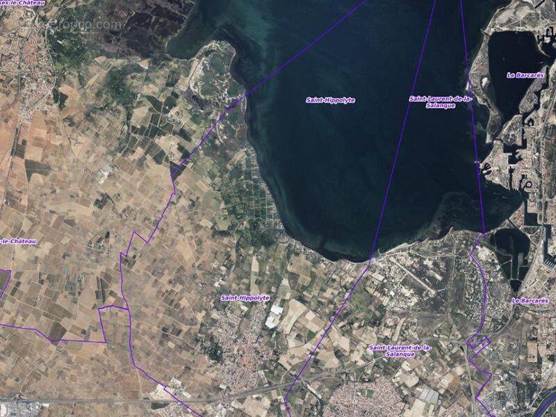 Terrain à SAINT-HIPPOLYTE