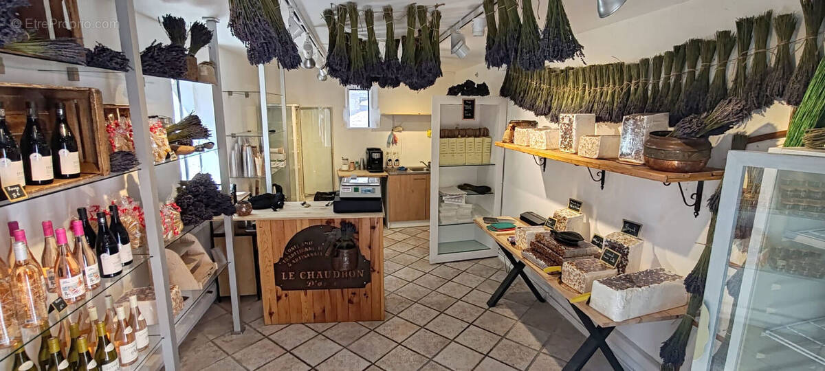 Commerce à LE CASTELLET