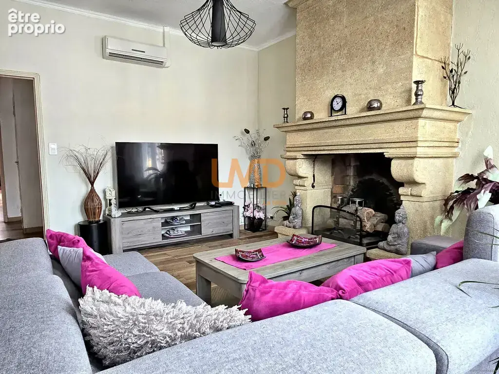 Appartement en ville : terrasse, garage et vue sur la colline ! - photo 8