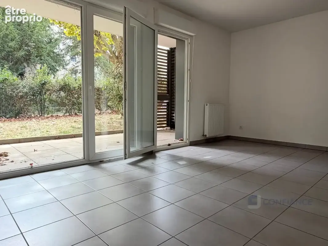 Appartement 2 pièces 45 m² à vendre à Decines-Charpieu (69150) - photo 2