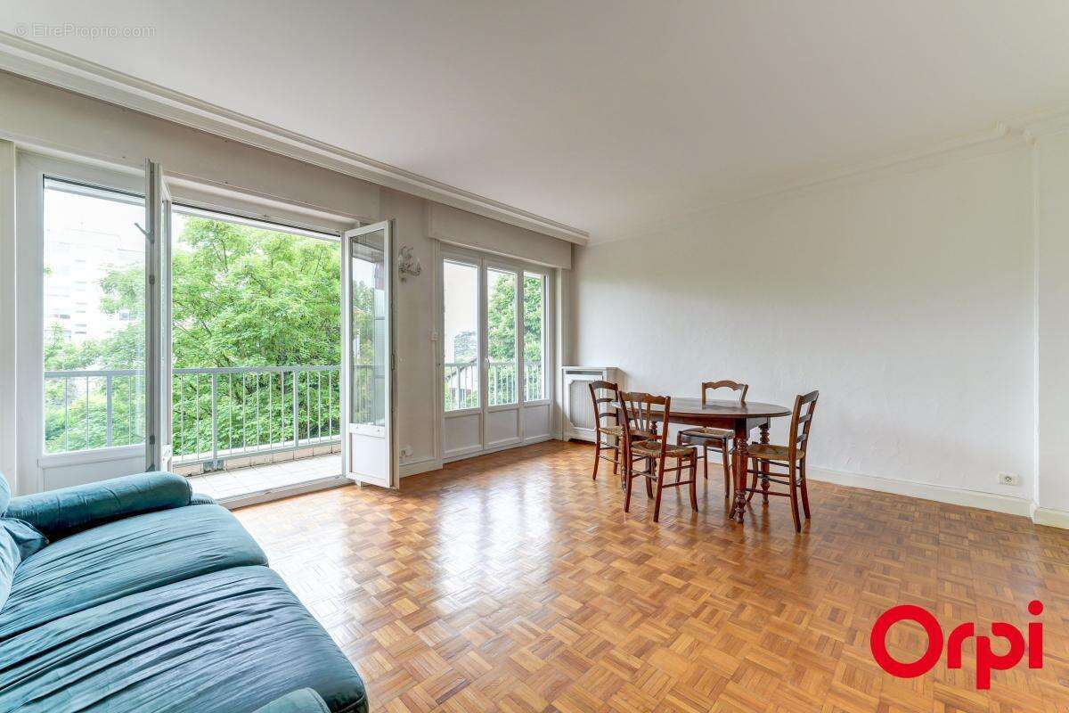 Appartement à CALUIRE-ET-CUIRE