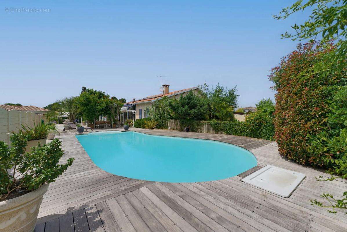 Maison familiale avec piscine à Gradignan - photo 2