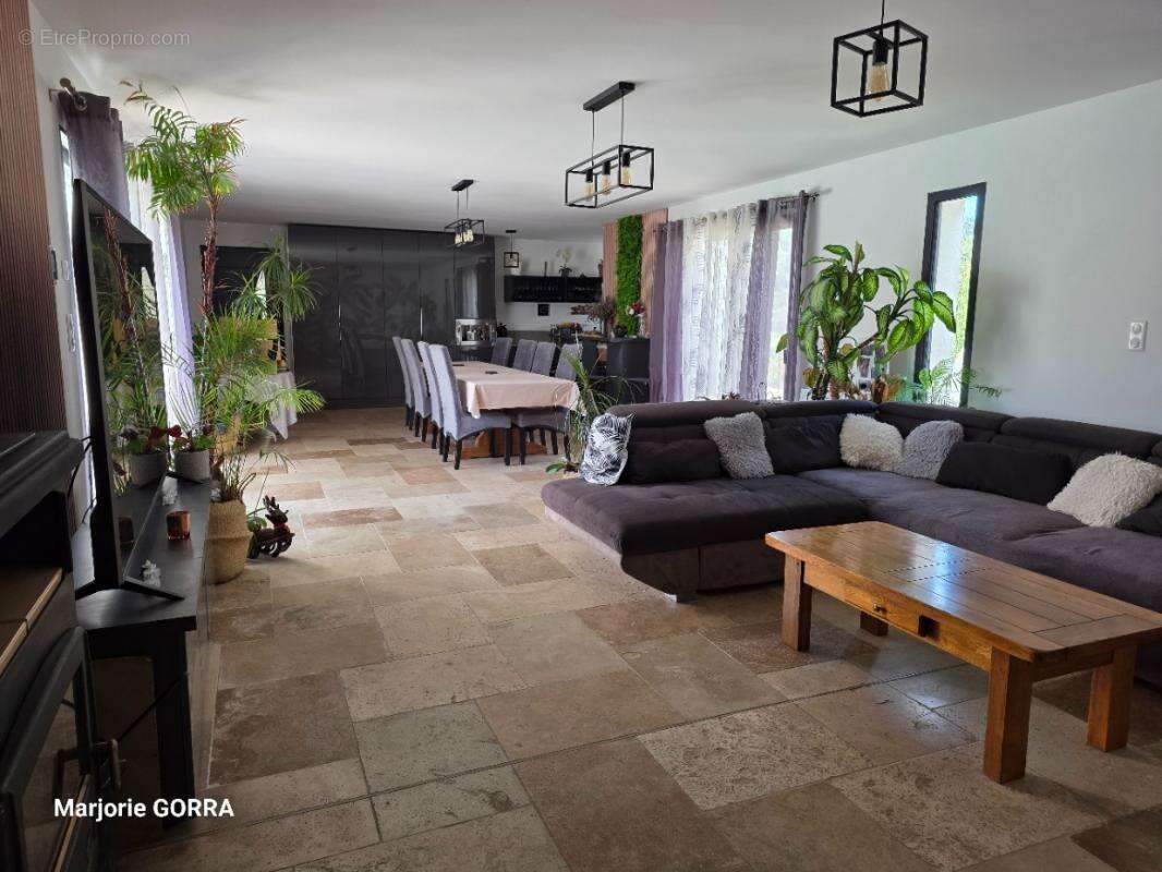 Maison à PLAN-D'AUPS-SAINTE-BAUME