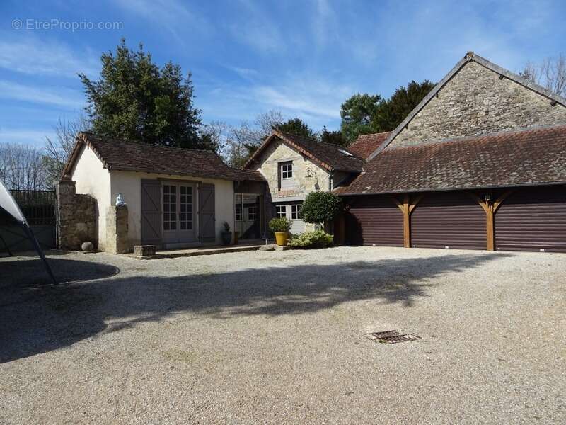 Maison à SAINT-HILAIRE-LES-PLACES