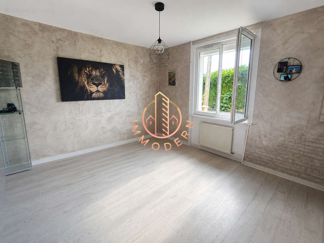 Maison 2 chambres, jardin, garage, allée de stationnement de 97m2 - photo 3