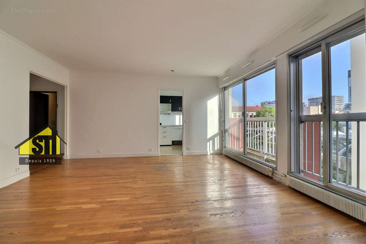 Appartement à PARIS-14E
