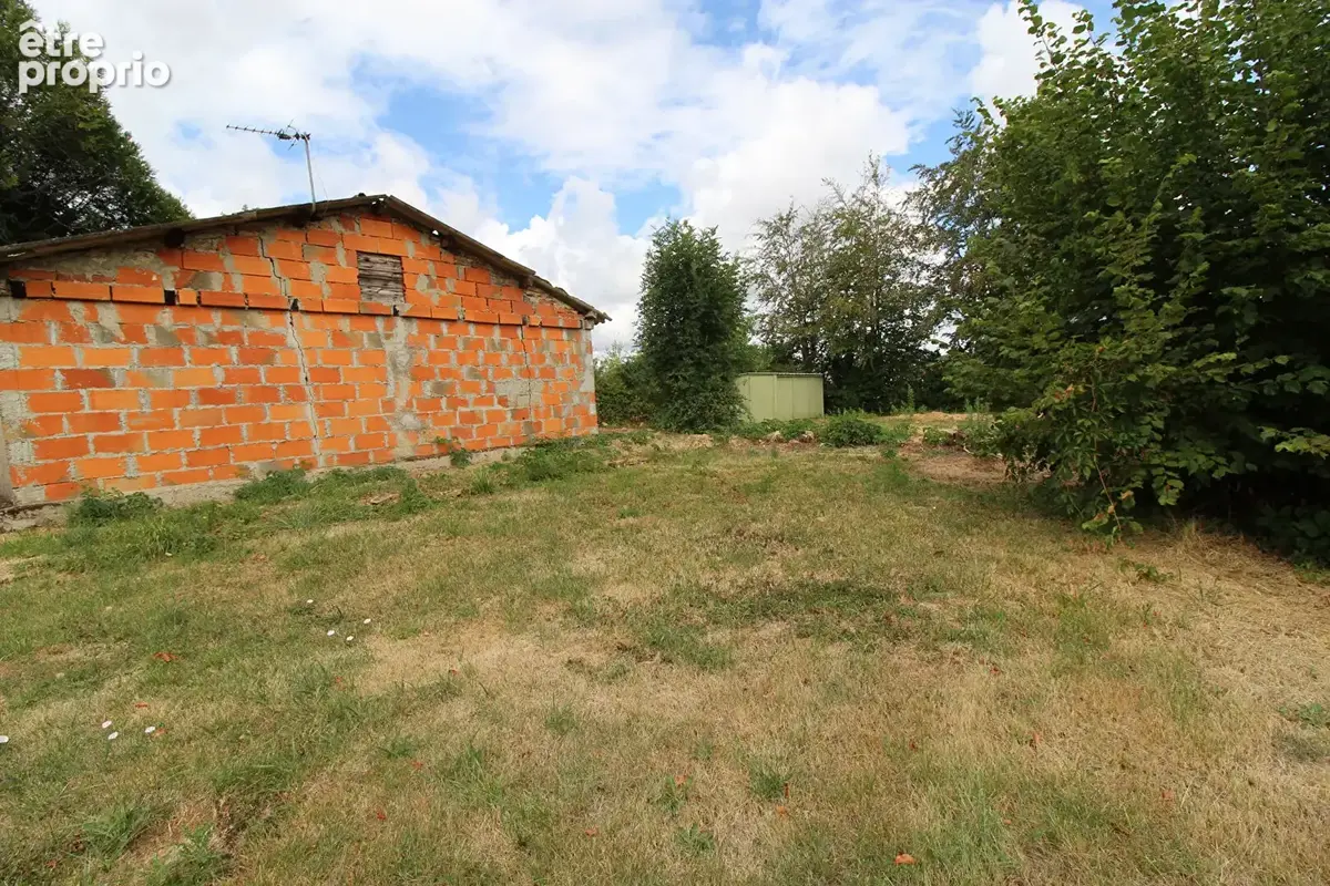 Terrain  5060 m2 dont 1364m² constructible - photo 1