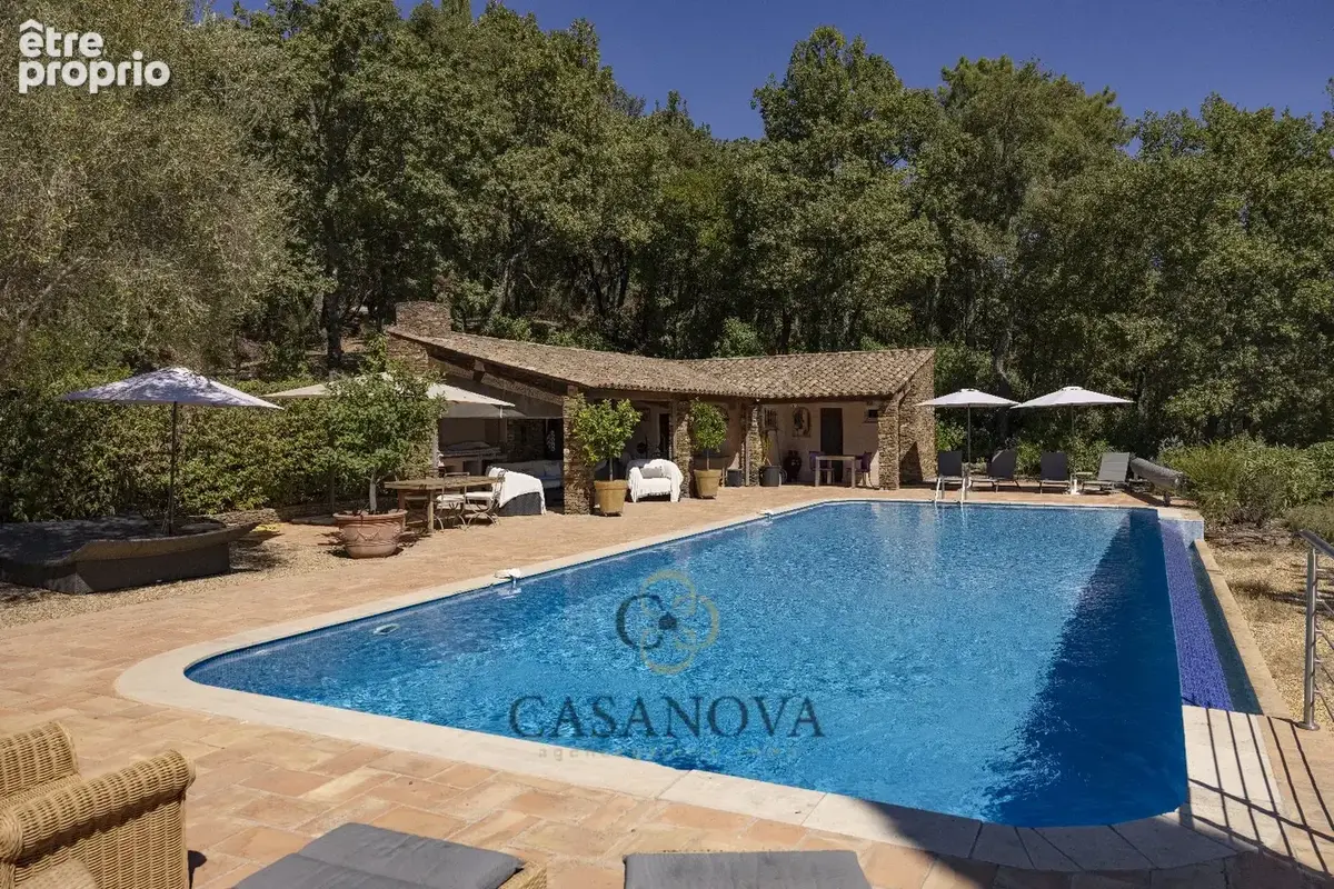 Golfe de Saint Tropez - Domaine de 5 hectares avec bastide, maison de gardien, piscine et vue panoramique à La Garde-Freinet - photo 8