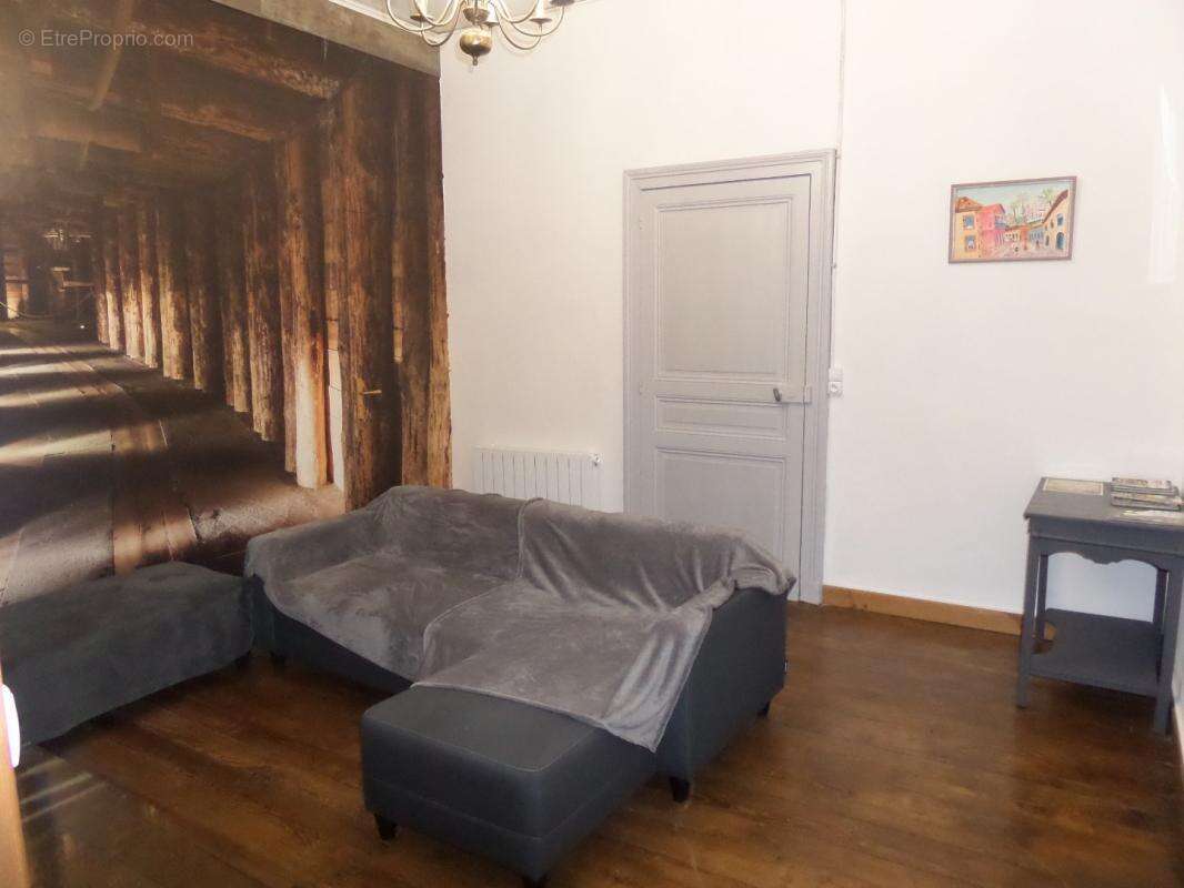 Appartement à JUMILHAC-LE-GRAND