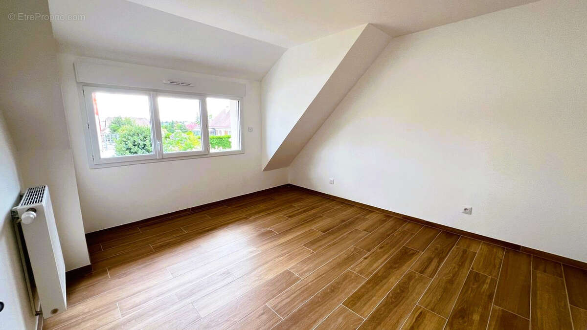 Maison à MAINVILLIERS