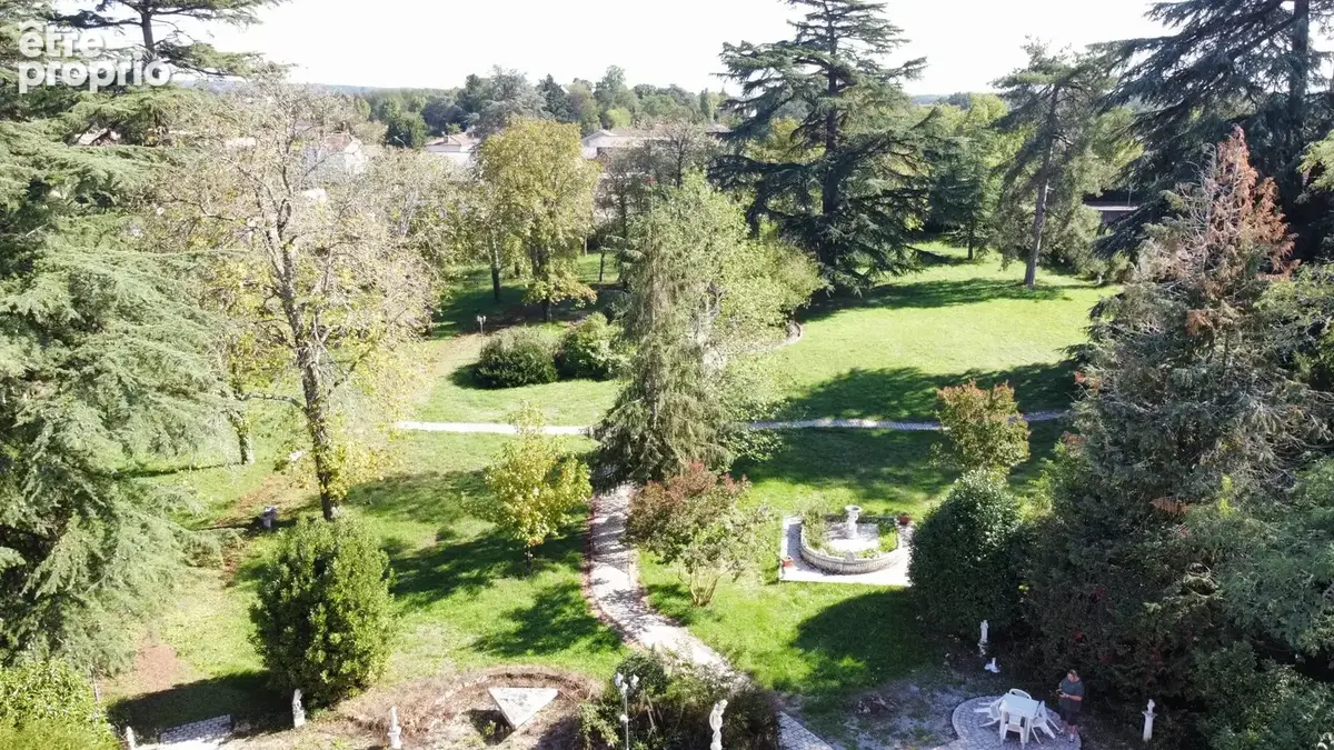 Maison 16 pièces 515 m² à vendre à La Rochefoucauld (16110) - photo 6