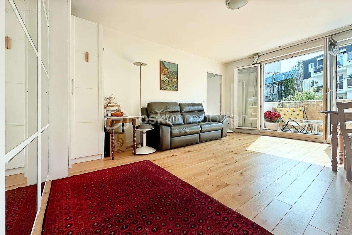 Appartement à PARIS-19E