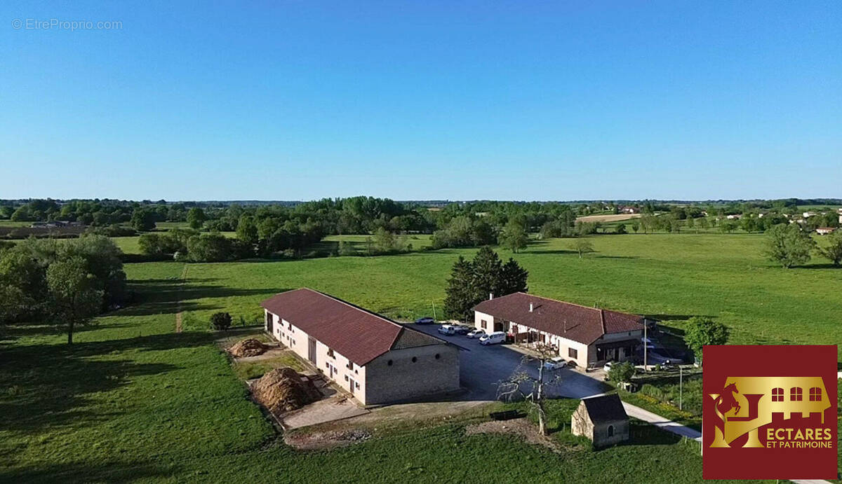 Maison à JAYAT