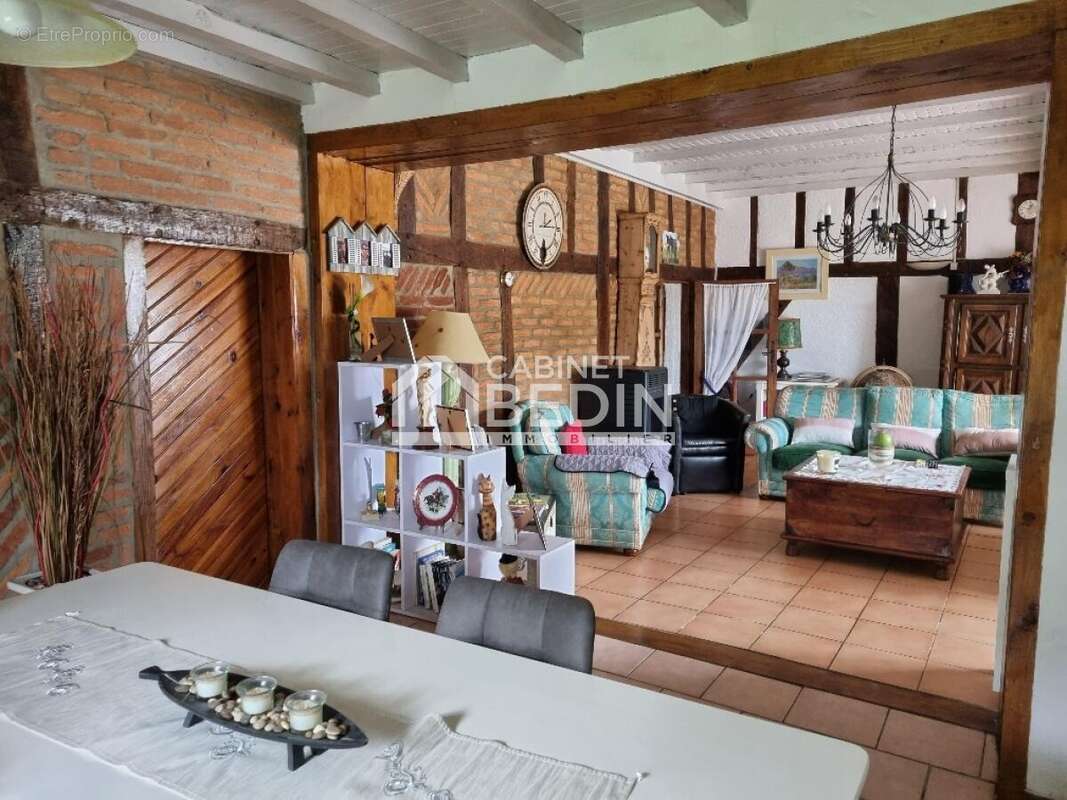 Maison à SAINTE-EULALIE-EN-BORN